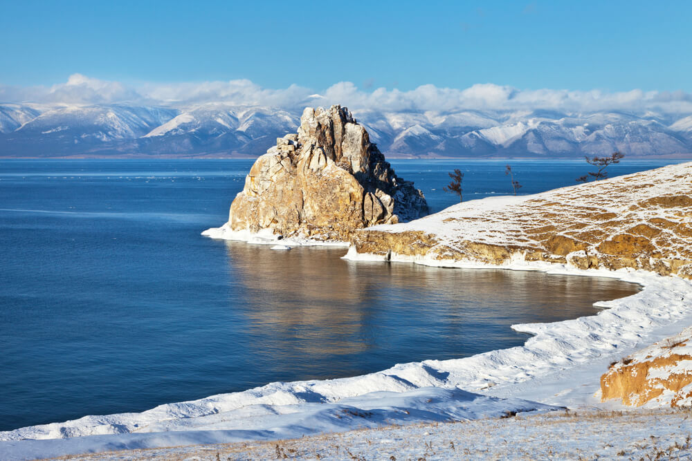 دریاچه بایکان در روسیه